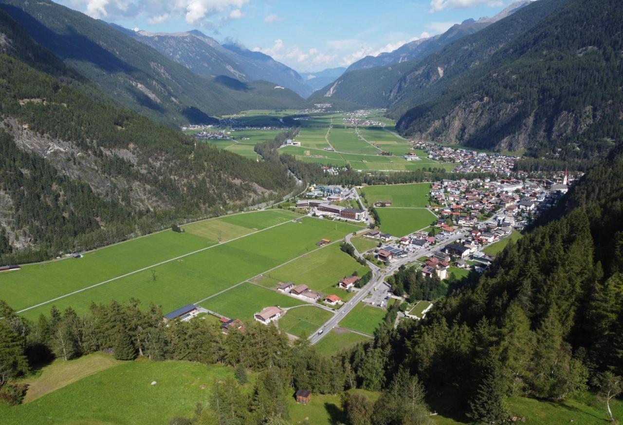Landhaus Steinmueller Längenfeld Екстериор снимка